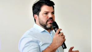 Prefeito questiona valores e quer rever contrato da Saneago em Anápolis